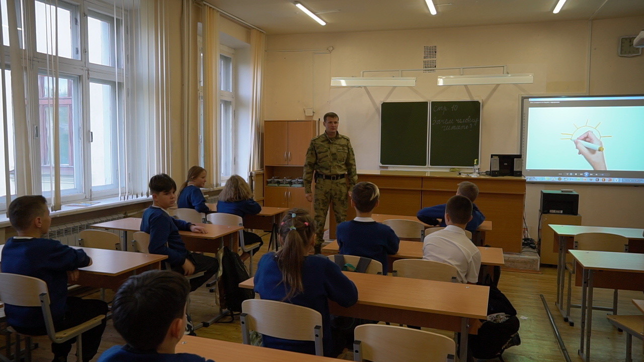 Архангельские росгвардейцы провели обучающие беседы по борьбе с терроризмом  со школьниками
