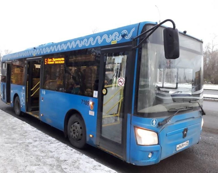 Власти Архангельска связывают перебои в расписании автобусного маршрута №5 с дефицитом европейских запчастей