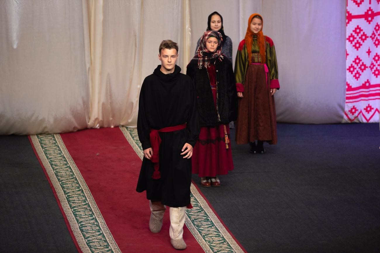 В Архангельске прошёл показ мод от дизайнеров северных народных костюмов