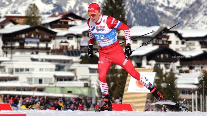 Спортсмен из Поморья Александр Большунов взял «золото» в скиатлоне на Кубке мира