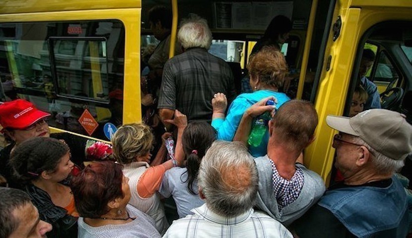 В администрации Архангельска предложили людям пережидать ЧП в автобусах