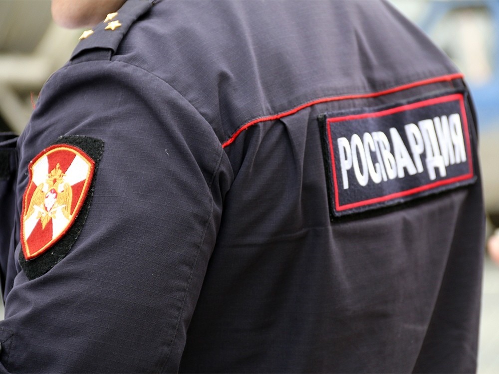 В Архангельске росгвардейцы задержали пациента больницы, ударившего травматолога