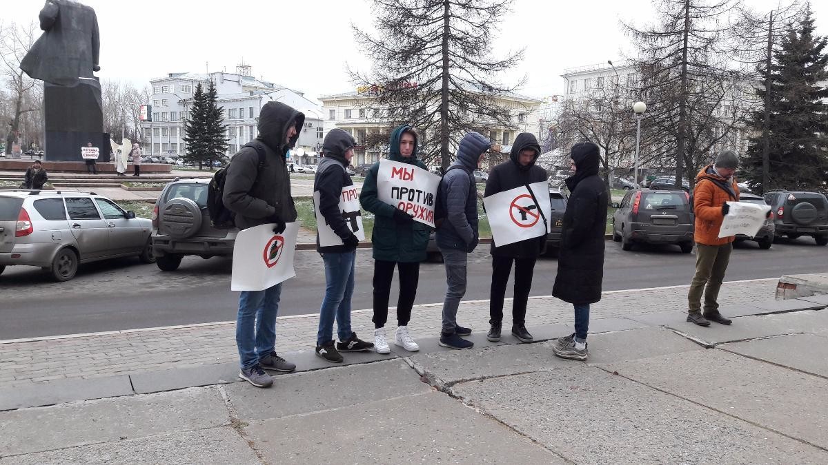 В Архангельске активисты выступают против московского мусора и оружия