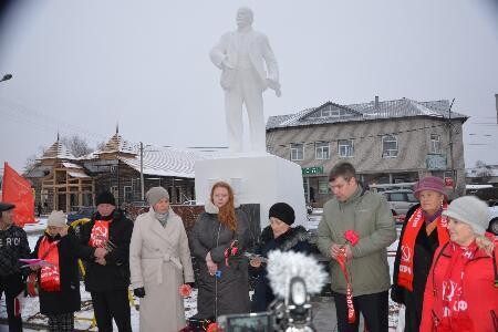 В Каргополе открыли отреставрированный памятник Ленину