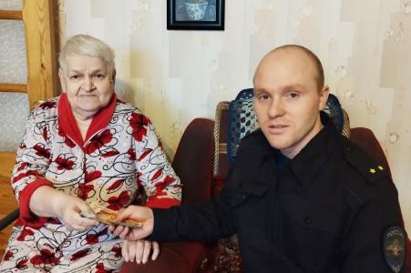 Обманутой лжеремонтниками пенсионерке из Няндомского района вернули деньги 