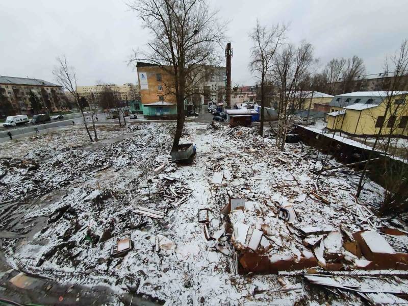В Архангельске снесли ещё один ветхий дом