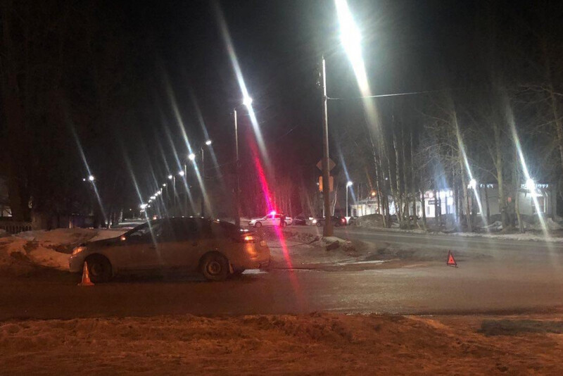 В Северодвинске под колеса попал пешеход, переходящий дорогу в неположенном месте