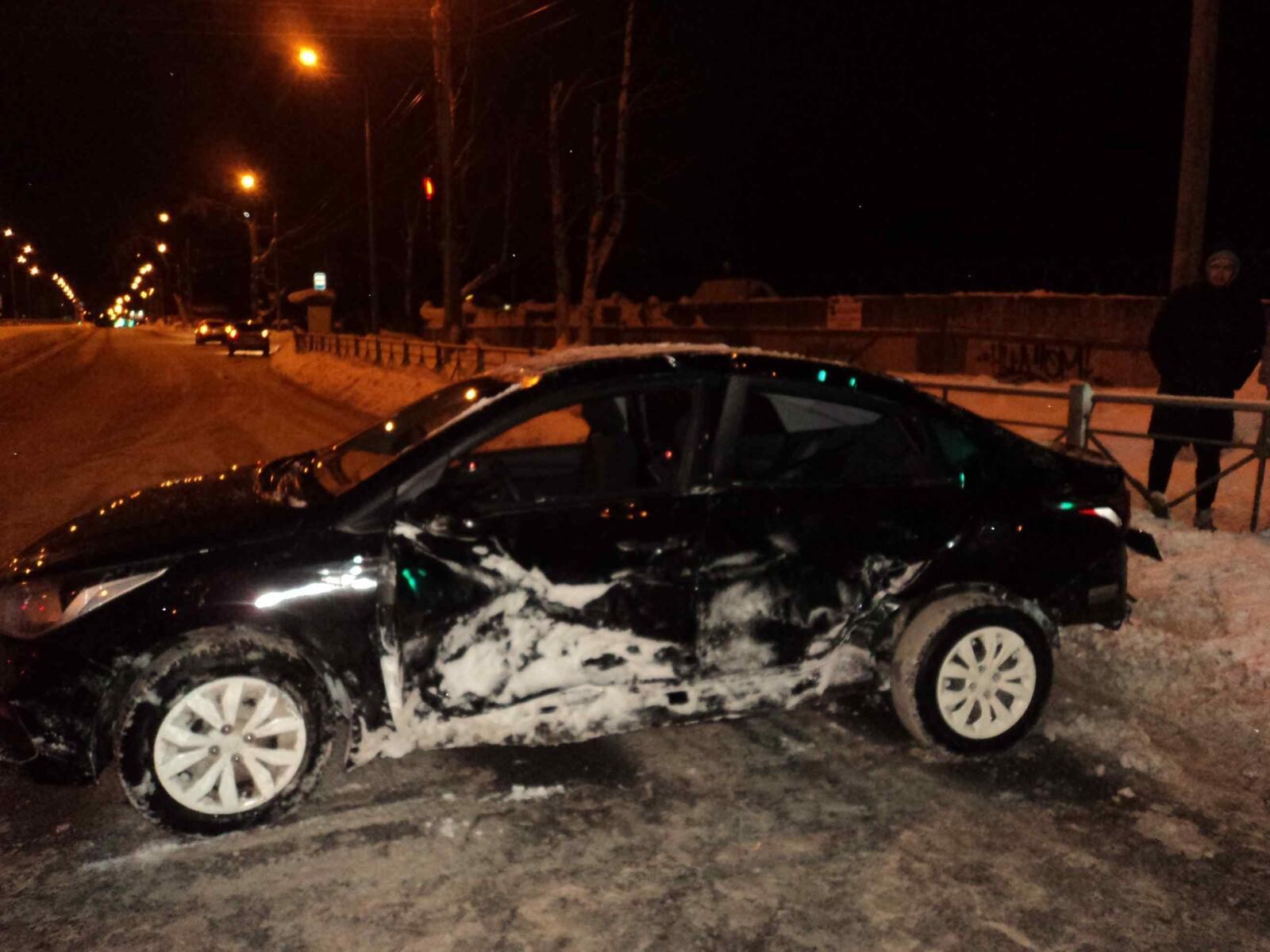 В ДТП в Архангельске пострадало четыре человека: один из водителей проехал на «красный»