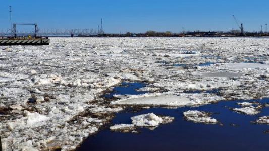 В Архангельске введен запрет на выход на лед