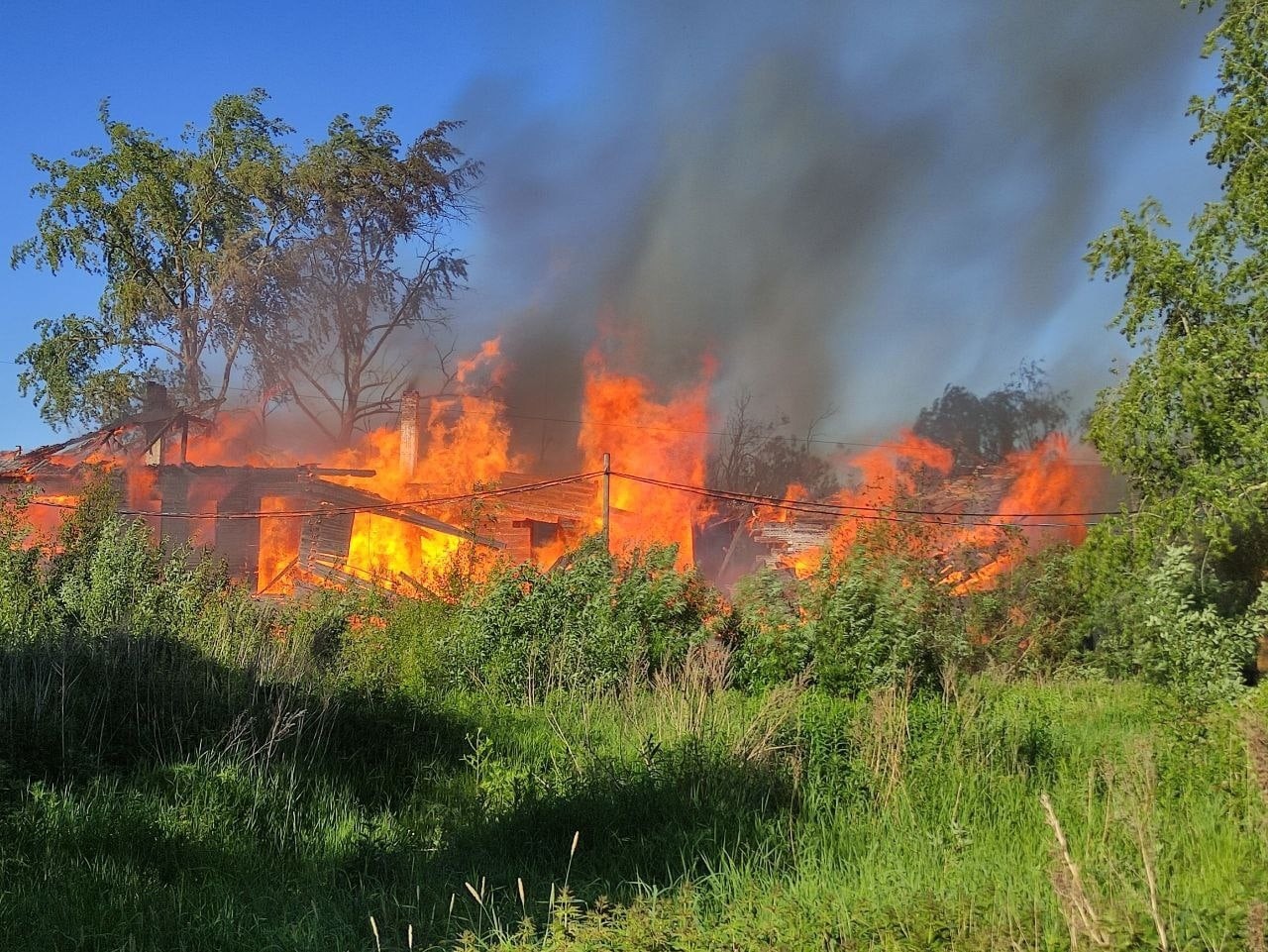 В Соломбальском округе локализован крупный пожар