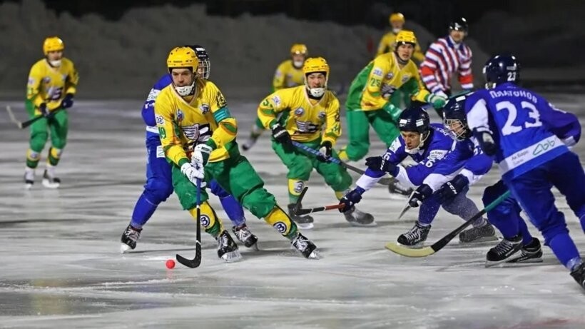 «Водник» выиграл первую игру в серии плей-офф чемпионата России по хоккею с мячом