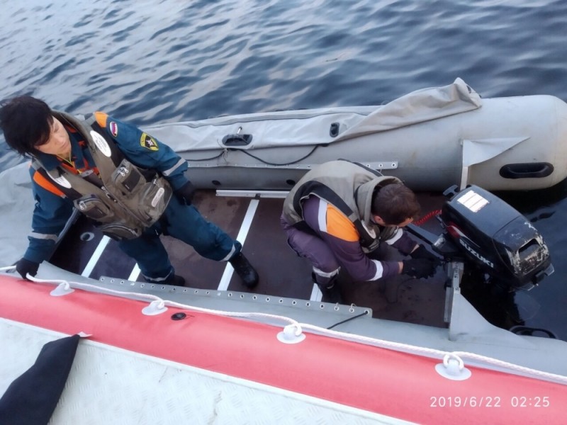 В Белом море были спасены три рыбака