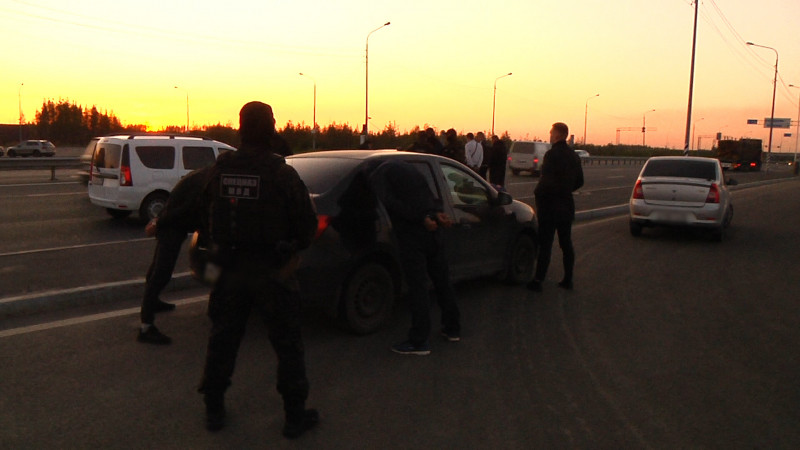 Ночью на въезде в Архангельск задержали подозреваемых в сбыте наркотиков