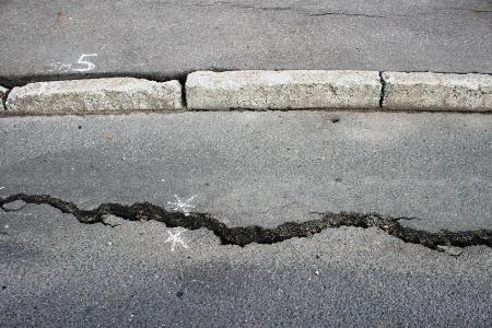 Трещины и колейность: отремонтированные в 2022 году архангельские дороги стали разрушаться