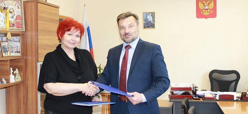 Областная уполномоченная по правам человека подписала соглашение с Социальным фондом России