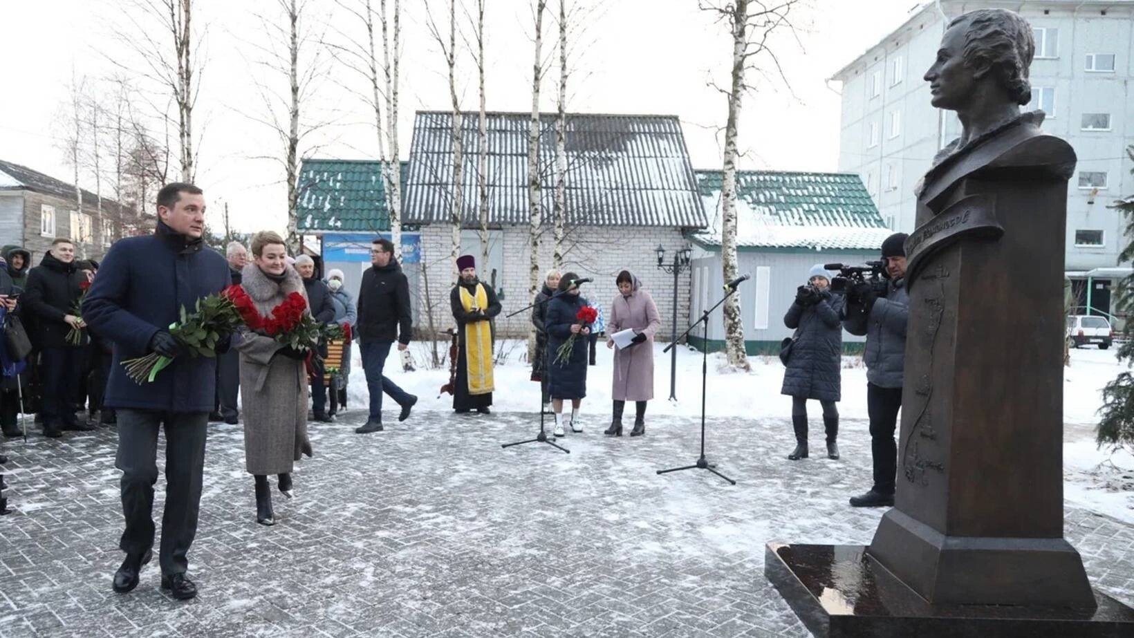 В Холмогорах открыли памятник юному Михаилу Ломоносову