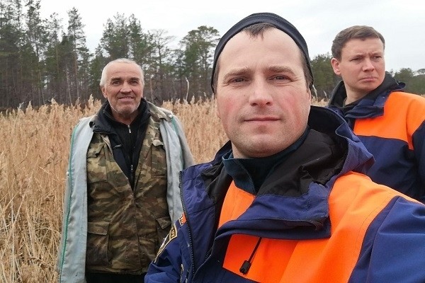 Спасатели Архангельска нашли рыбака на острове в Белом море