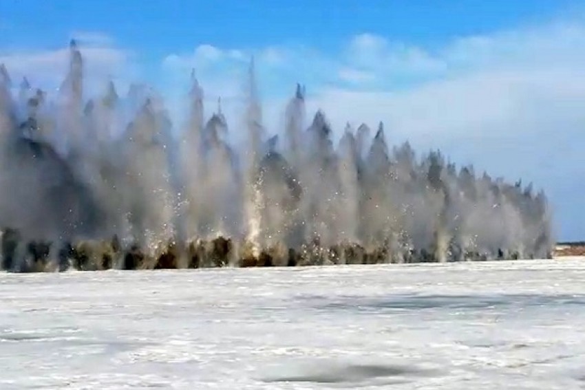 В Архангельской области начали взрывать лёд