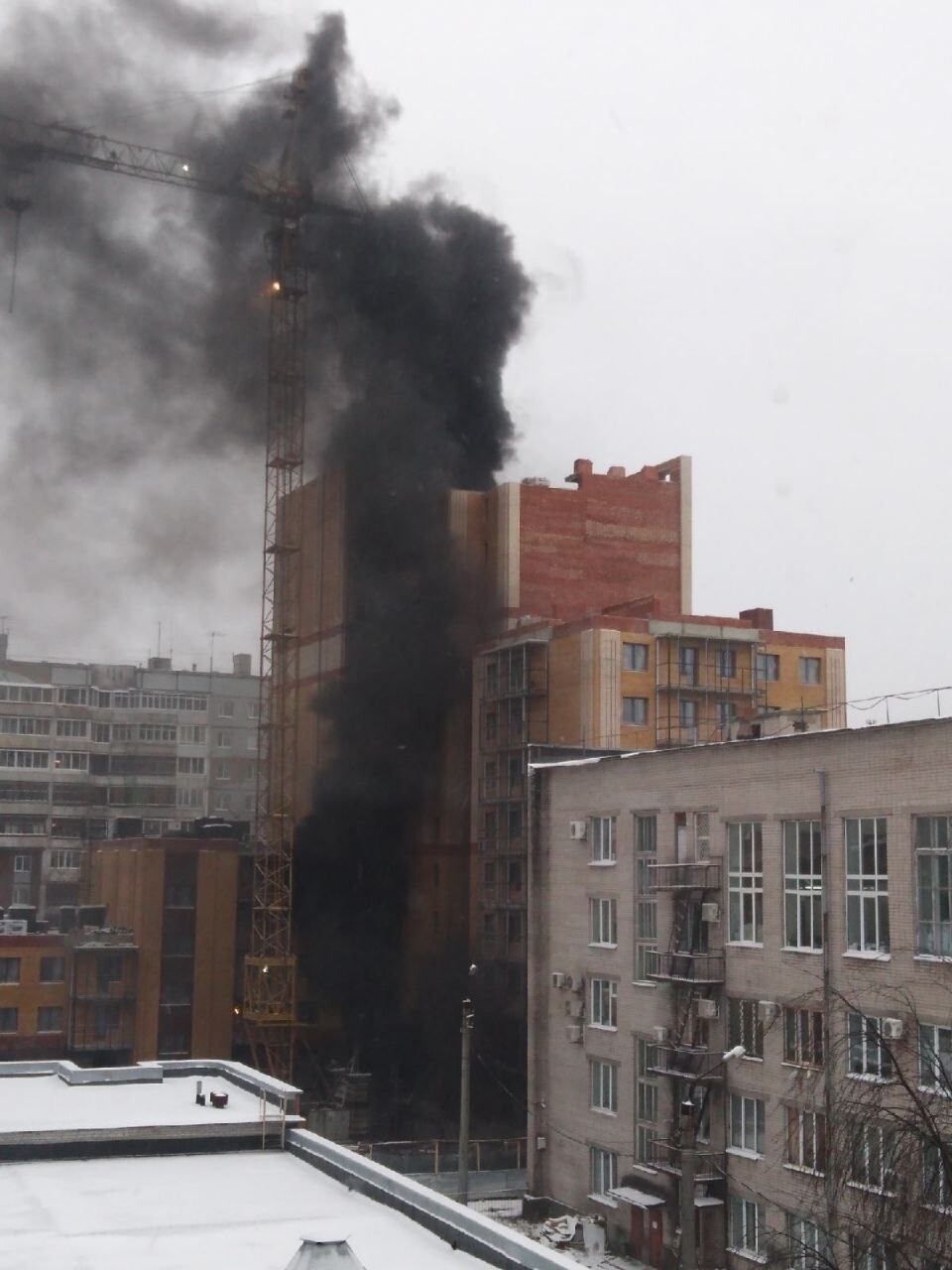 Пожар в новостройке Архангельска на улице Логинова