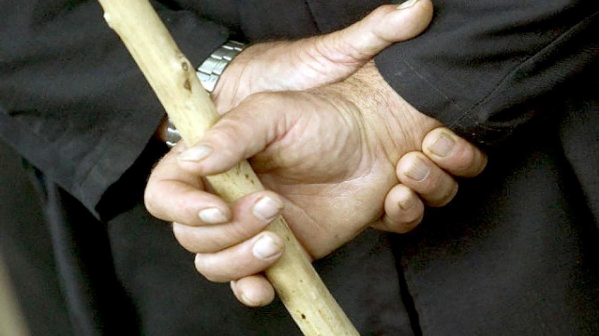 В Архангельской области собутыльник избил знакомого деревянной палкой