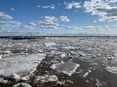 Подвижки льда наблюдаются в 60 километрах от Архангельска