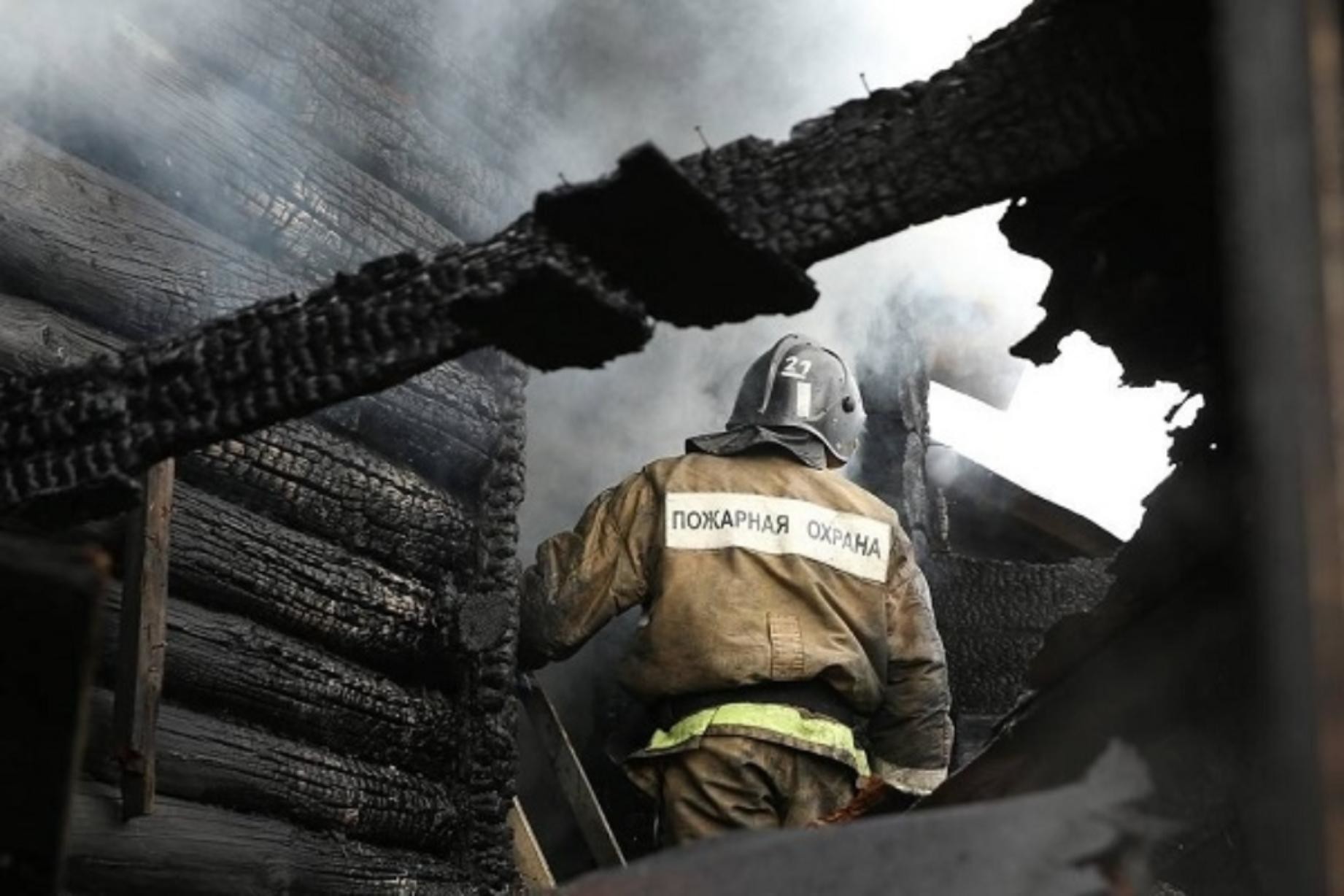 В посёлке Боброво в Поморье сгорел большой частный дом