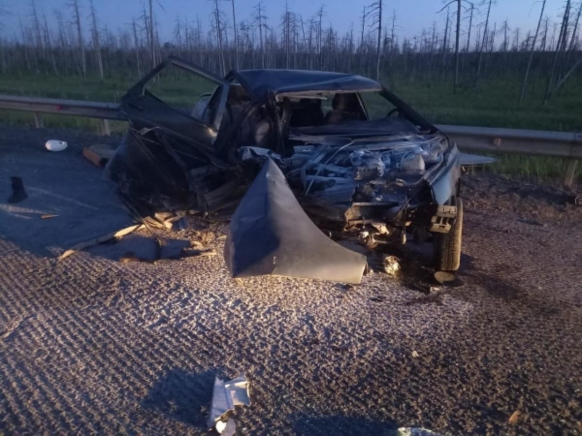 Три автомобиля столкнулись на трассе М-8 в Архангельской области