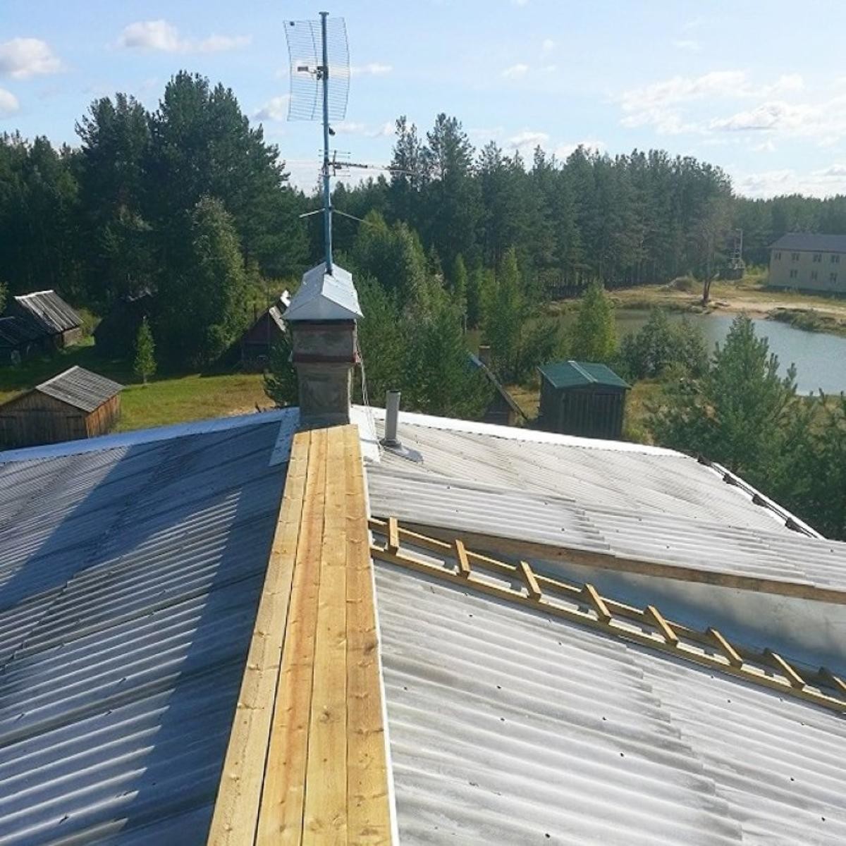 В Архангельской области продолжается ремонт крыш