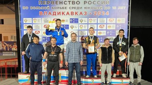 Северодвинец Максим Брюшинин стал серебряным призером чемпионата России по вольной борьбе