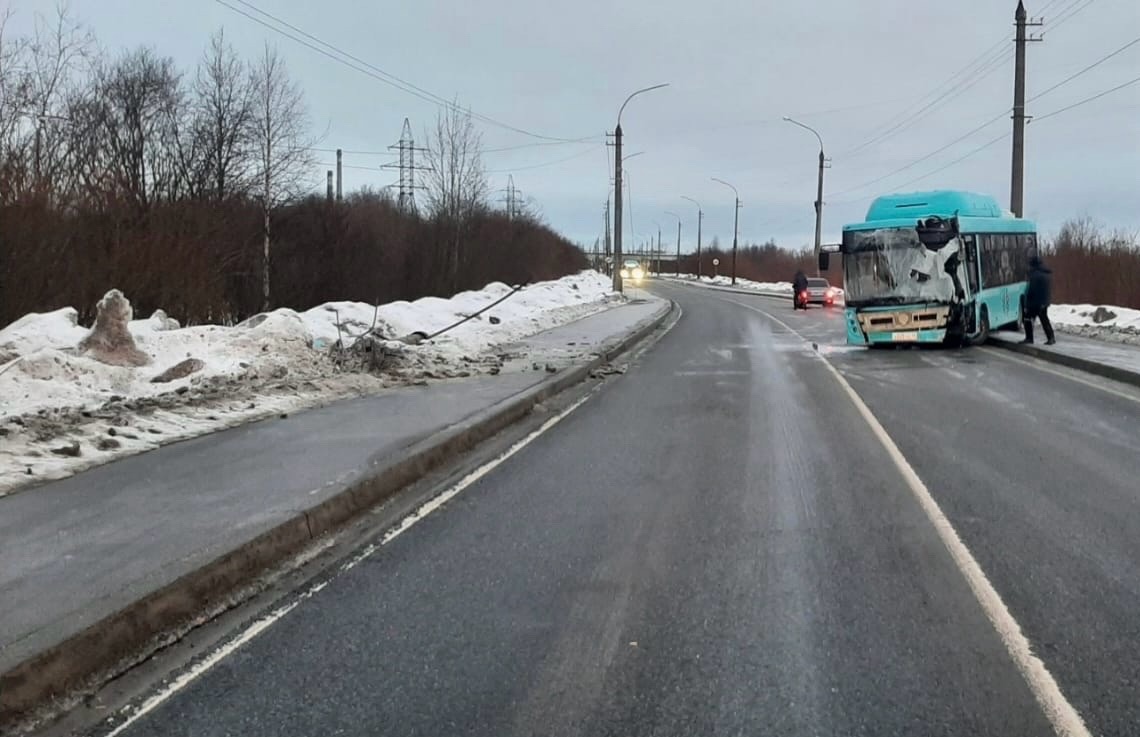 Прокуратура заинтересовалась утренним ДТП с пассажирским автобусом в Архангельске 