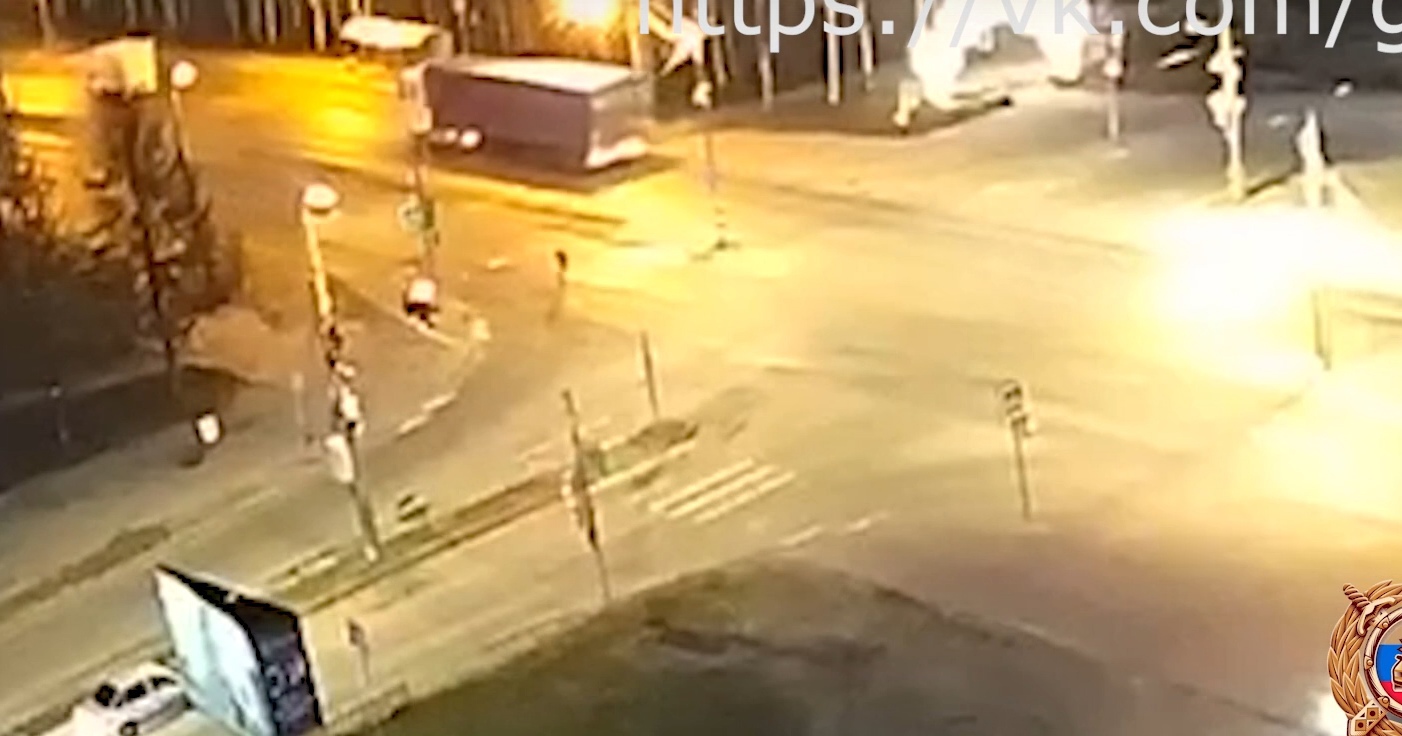 В Архангельске бесправный юнец-байкер снес пешехода-нарушителя 
