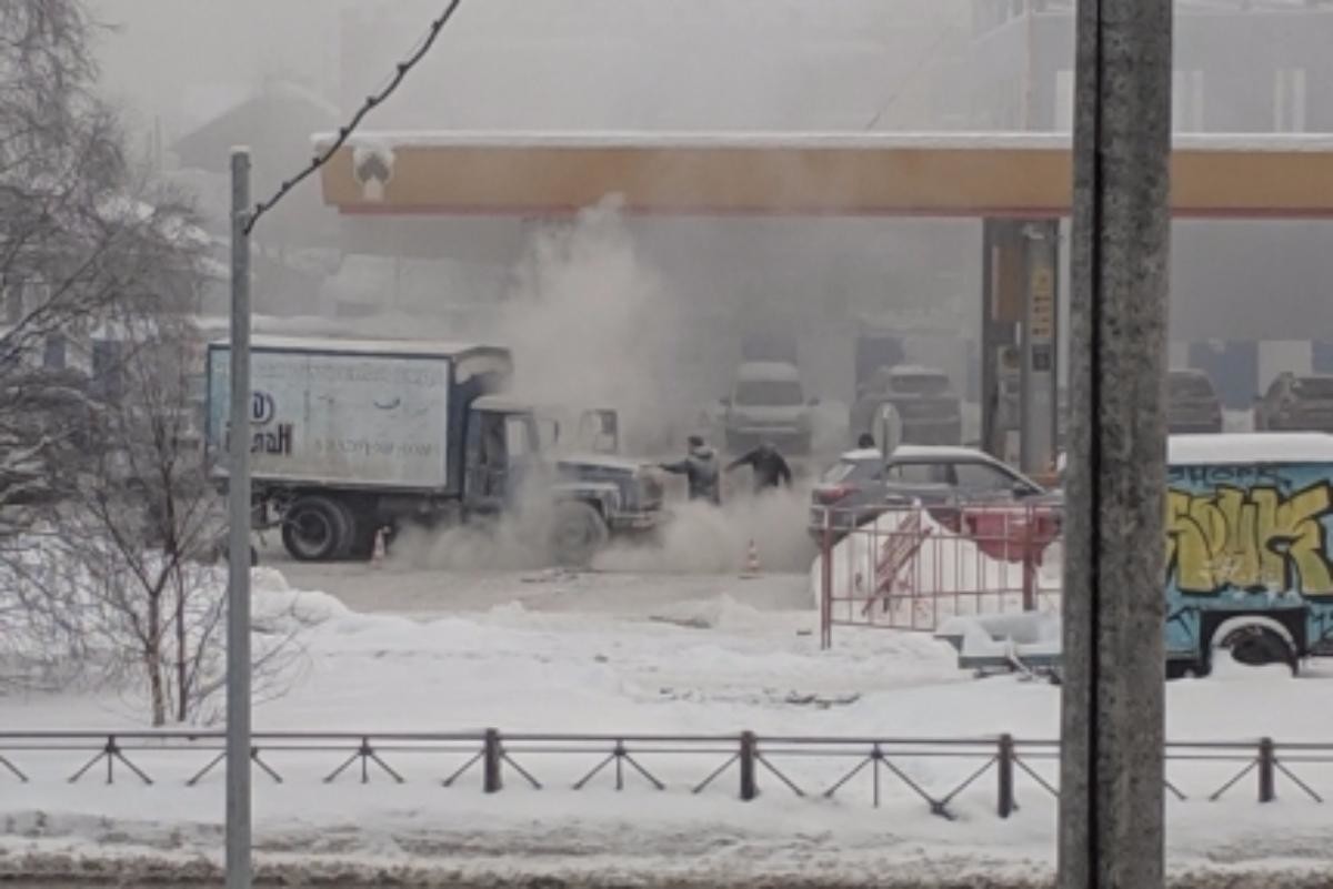 В Архангельске утром горело два автомобиля