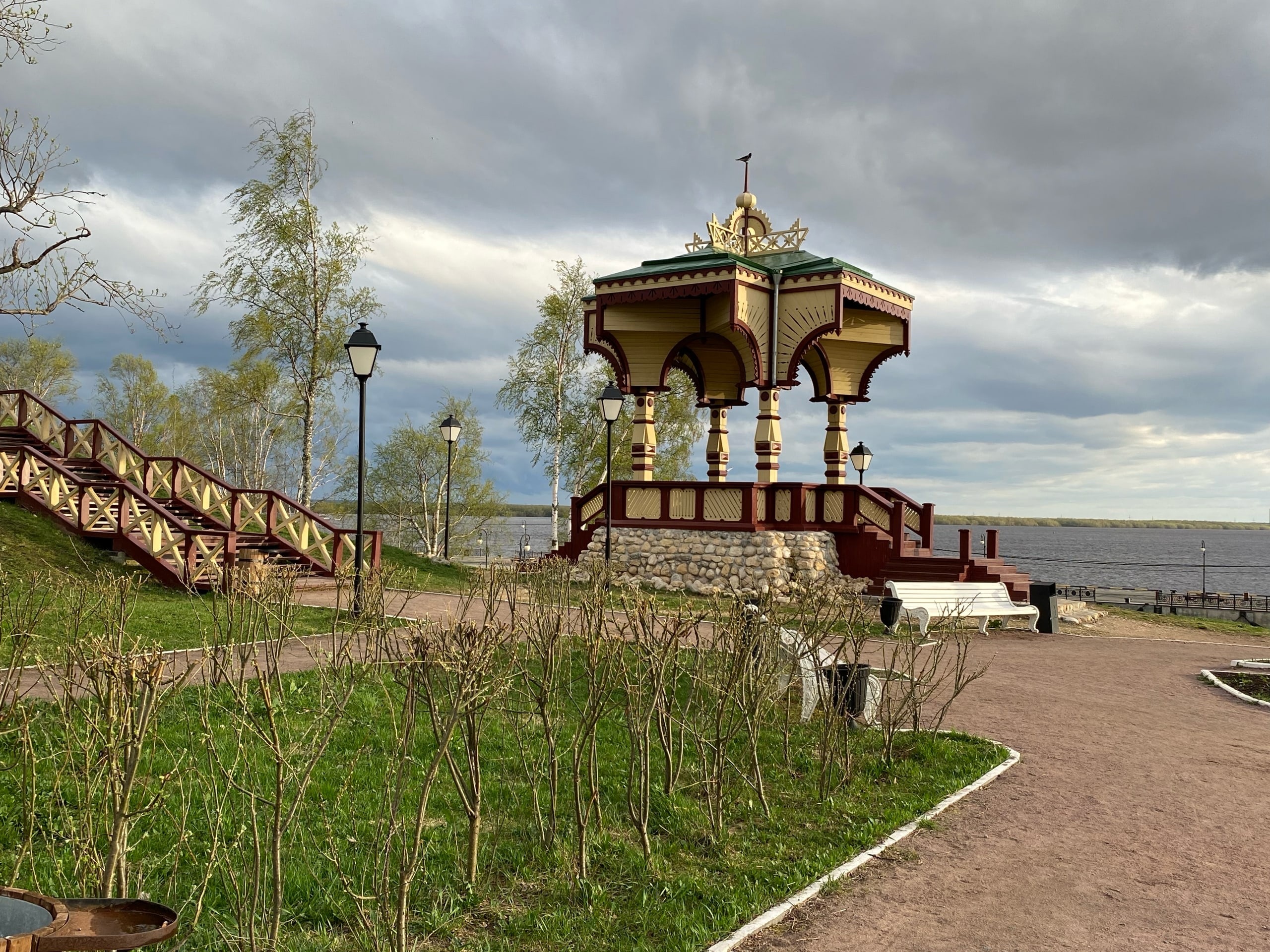 Грязно и грустно: общественные территории Архангельска больше не радуют глаз