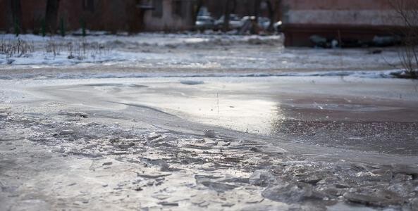 Администрация Архангельска предупреждает об опасности гололеда на улицах
