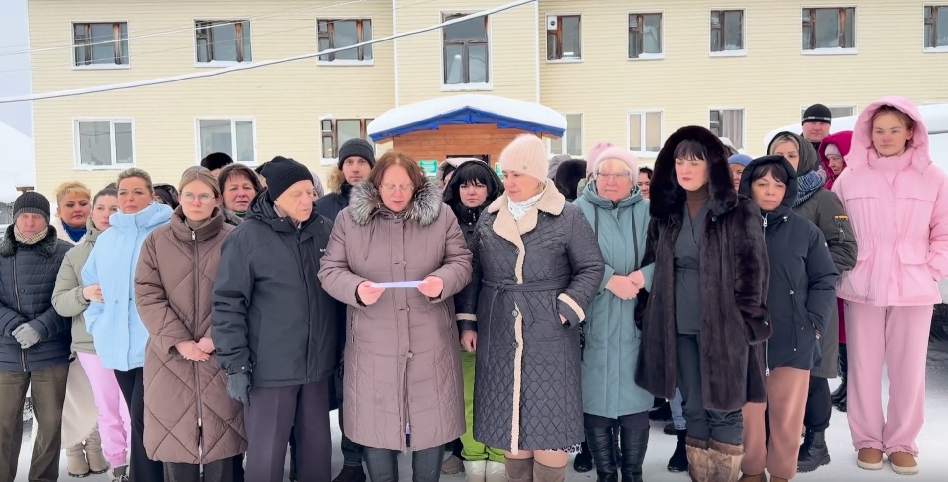 Не мешайте нам работать: коллектив Коношской ЦРБ записал видеообращение к жителям округа