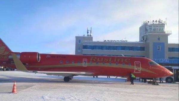 В Нарьян-Маре самолет кружил над аэропортом из-за сработавшего датчика двери