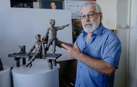 Сергей Сюхин, скульптор из Архангельска, удостоен ордена «За заслуги в культуре и искусстве»