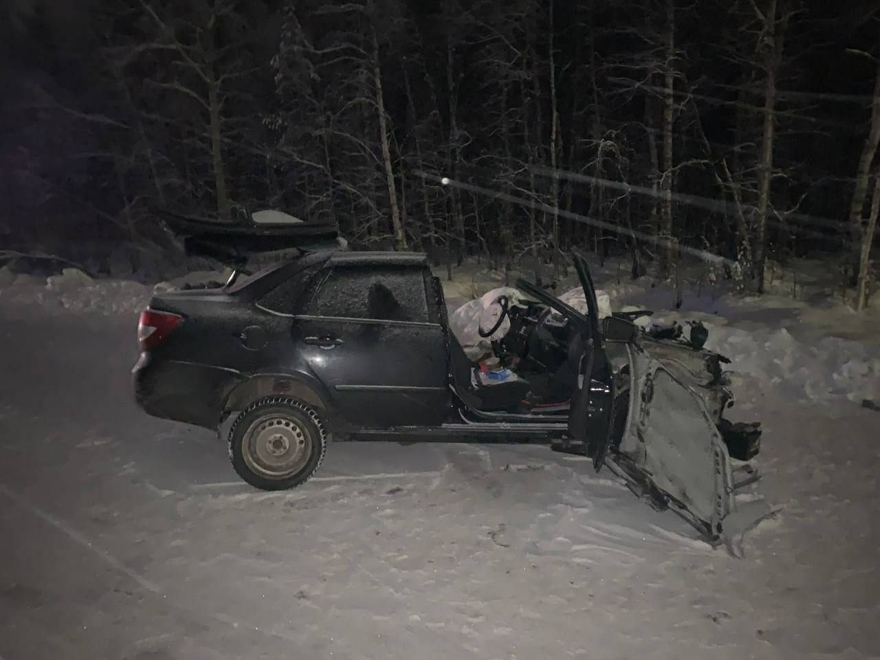 На северодвинской трассе столкнулись легковушка и рейсовый автобус