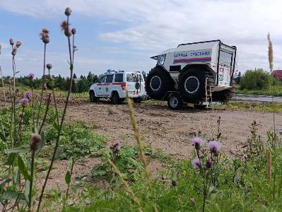 В Архангельской области спасателям пришлось выводить из леса женщину с обострившимся хроническим заболеванием