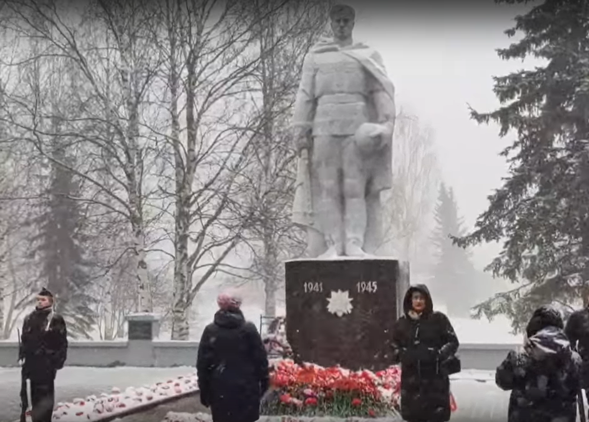 Обелиск в Котласе
