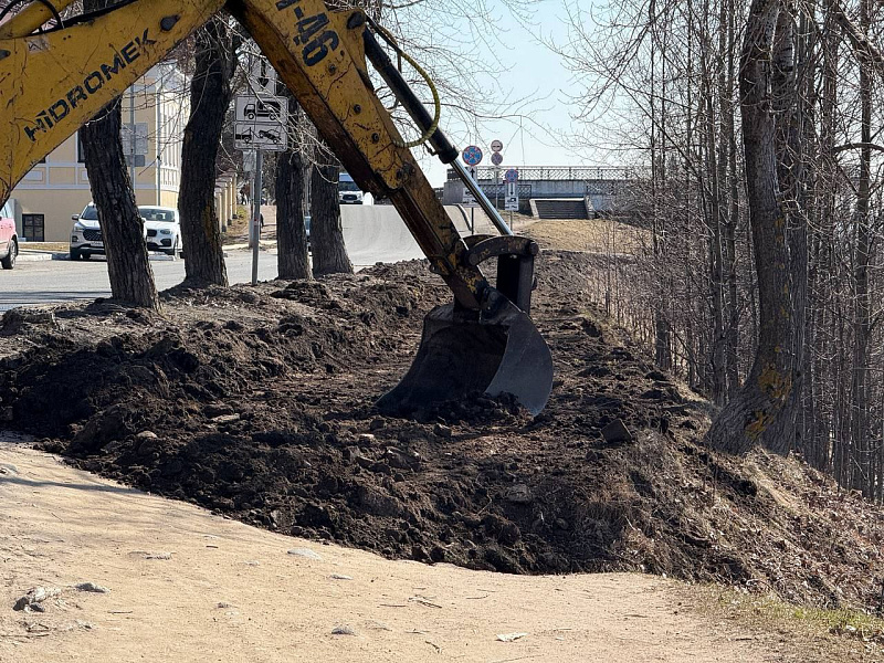 Подрядчик приступил к преображению заброшенного участка набережной в центре Архангельска